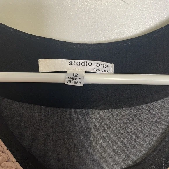 Dress - Picture 4 of 5